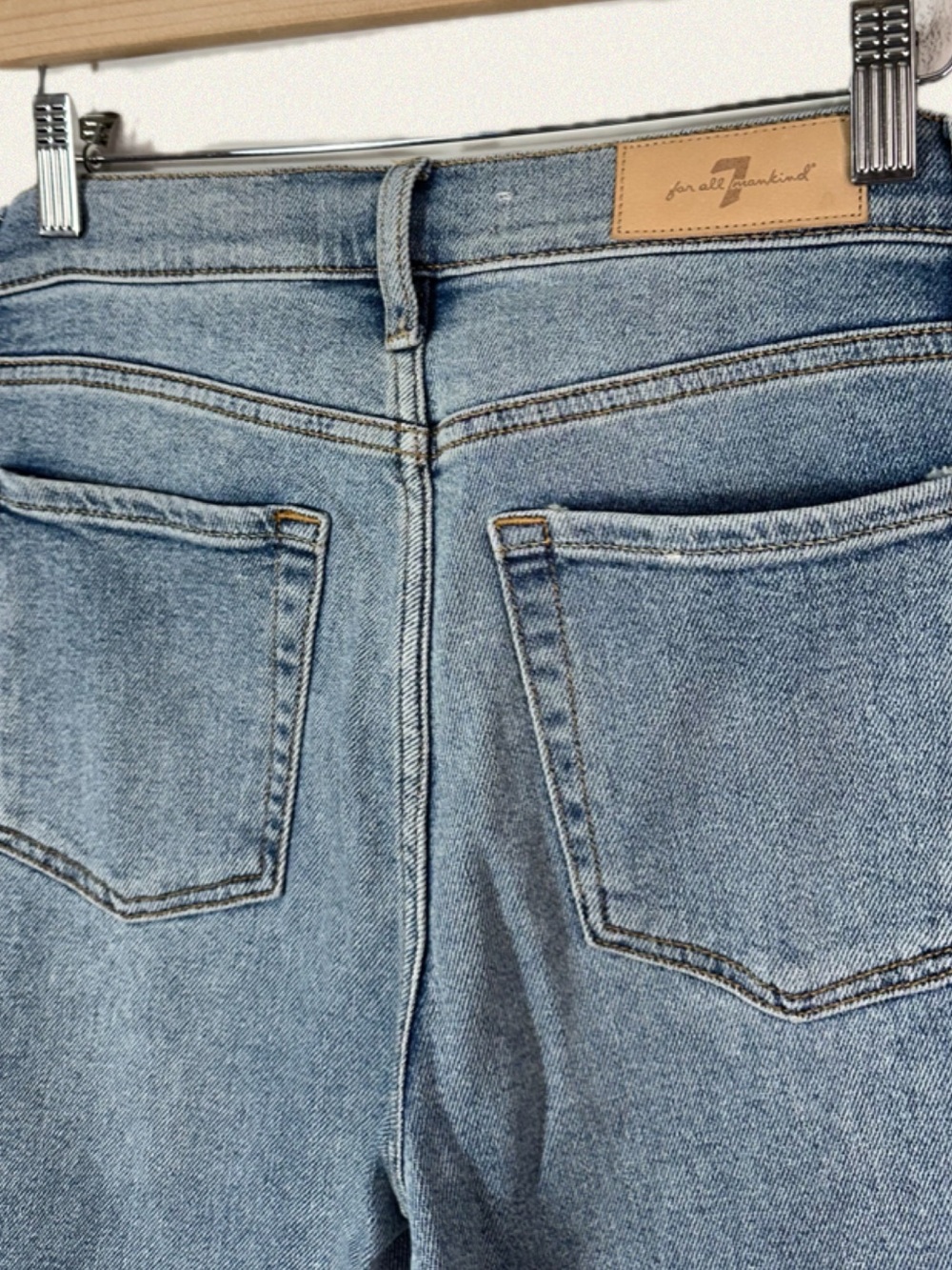7 For All Mankind Edie Embellished Crop Straight Jean - Picture 11 of 11